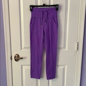 Purple lululemon cropped leggings